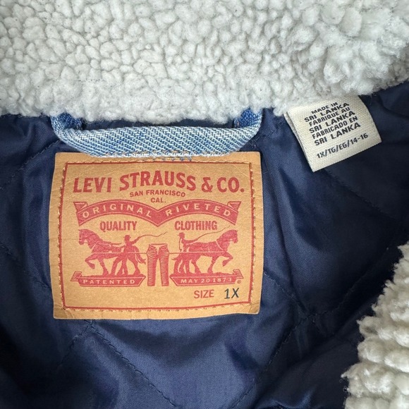 Levi's Denim Trucker Jacket Womens Plus 1X Blue Sherpa Quilted Button Front Chic - Picture 4 of 16